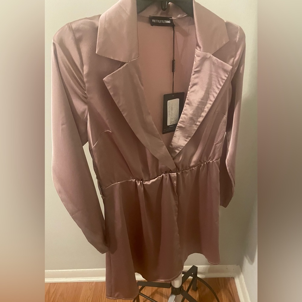 Pretty Little Things Pale Mauve long sleeve belted dress with slit size 2